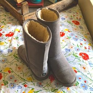 Bearpaw Gray Boots